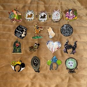 15 Disney Pins